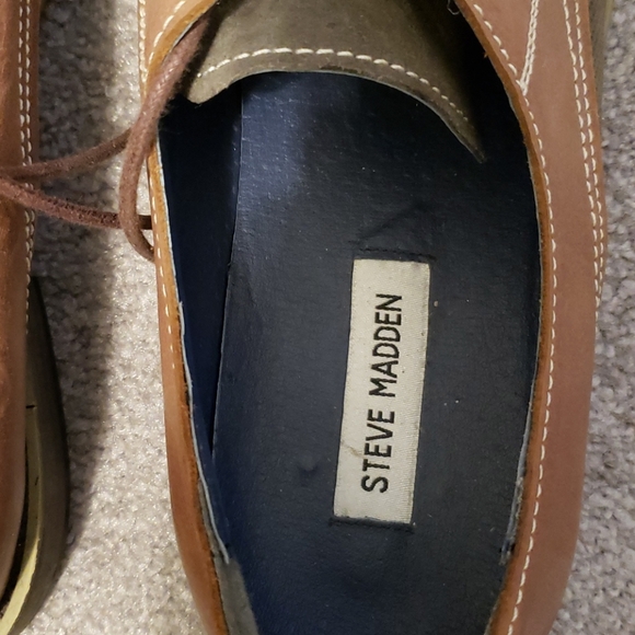 MEN'S SIZE 11 SHOES - Picture 4 of 4